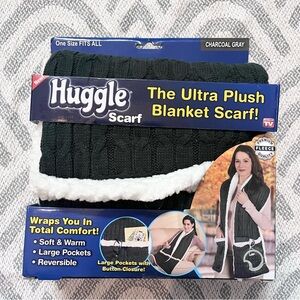 HUGGLE Ultra Plush Blanket Scarf Charcoal Gray NWT